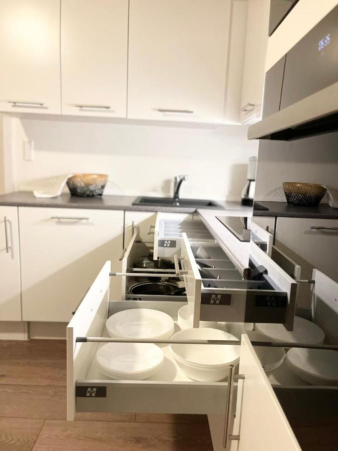 Scandinavian Apartment Hotel - Lunden 1 - Central 3 Bedroom Apartment On Two Floors 霍森斯 外观 照片