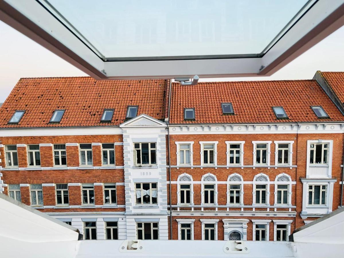 Scandinavian Apartment Hotel - Lunden 1 - Central 3 Bedroom Apartment On Two Floors 霍森斯 外观 照片