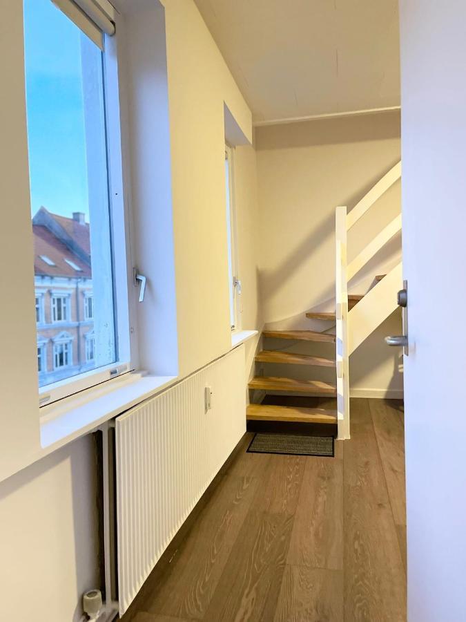 Scandinavian Apartment Hotel - Lunden 1 - Central 3 Bedroom Apartment On Two Floors 霍森斯 外观 照片