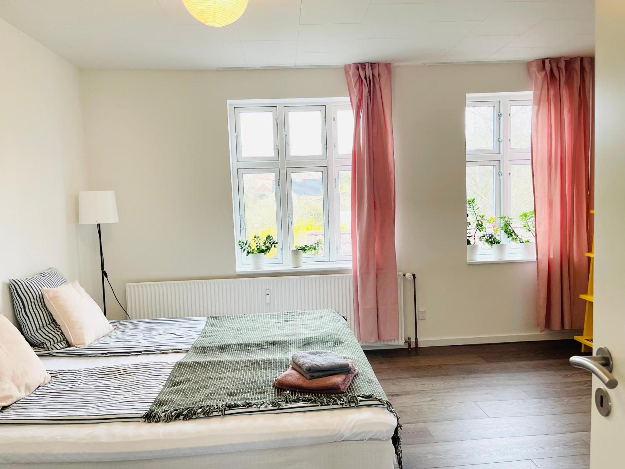 Scandinavian Apartment Hotel - Lunden 1 - Central 3 Bedroom Apartment On Two Floors 霍森斯 外观 照片